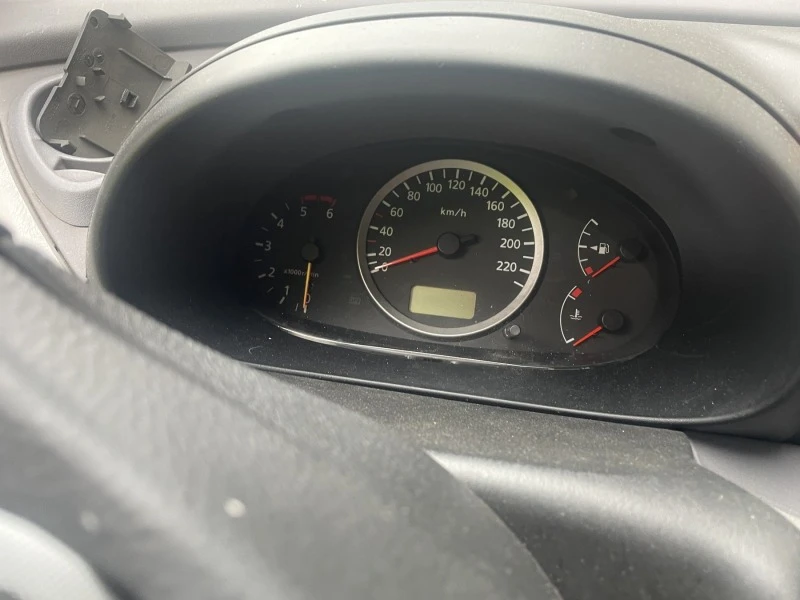 Nissan Almera tino 2.2dCI, снимка 7 - Автомобили и джипове - 45081028