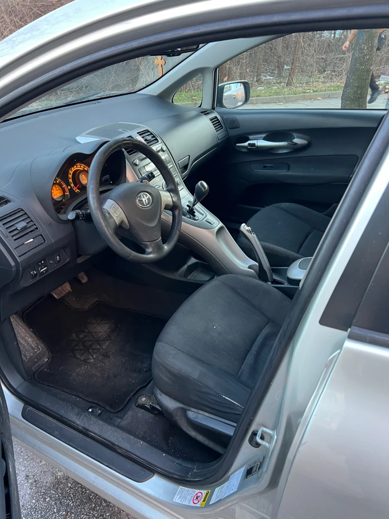 Toyota Auris, снимка 3 - Автомобили и джипове - 48733330