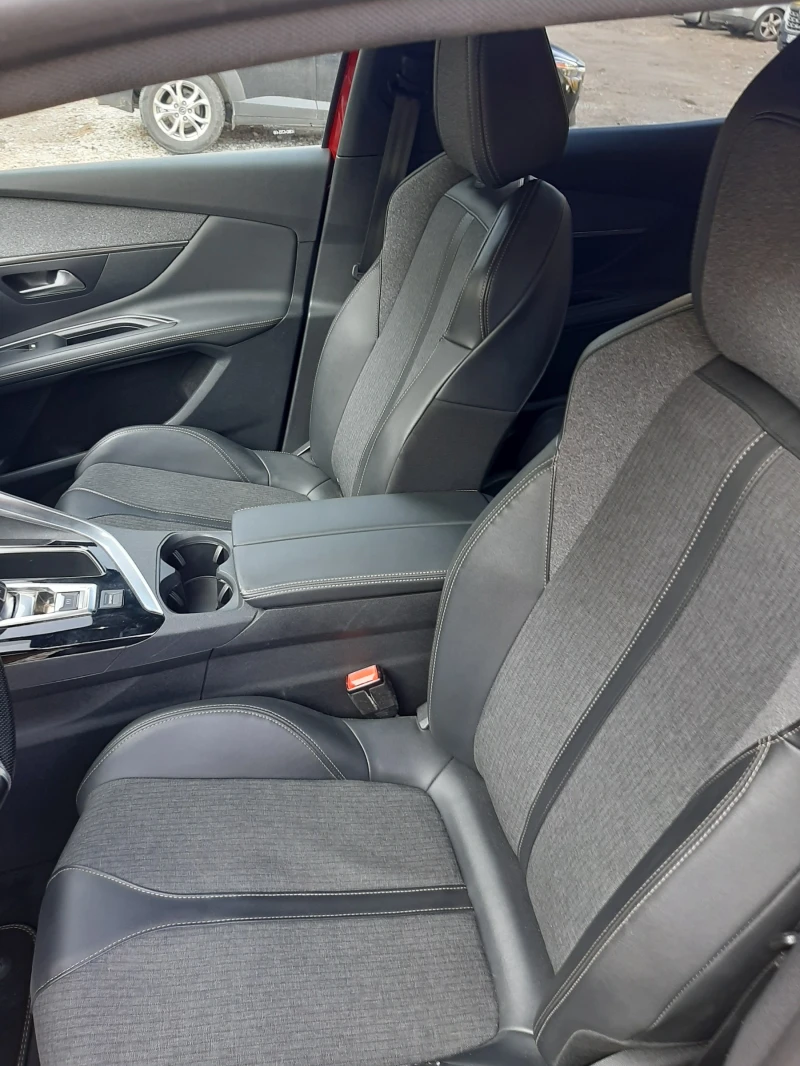 Peugeot 3008 1.5 Blue-HDi GT-Line, нов внос, сервизна книжка, снимка 16 - Автомобили и джипове - 52604247