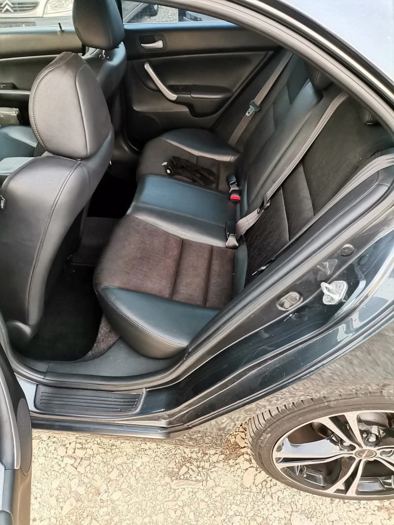 Honda Accord 2.0 VTEC, снимка 11 - Автомобили и джипове - 52770213