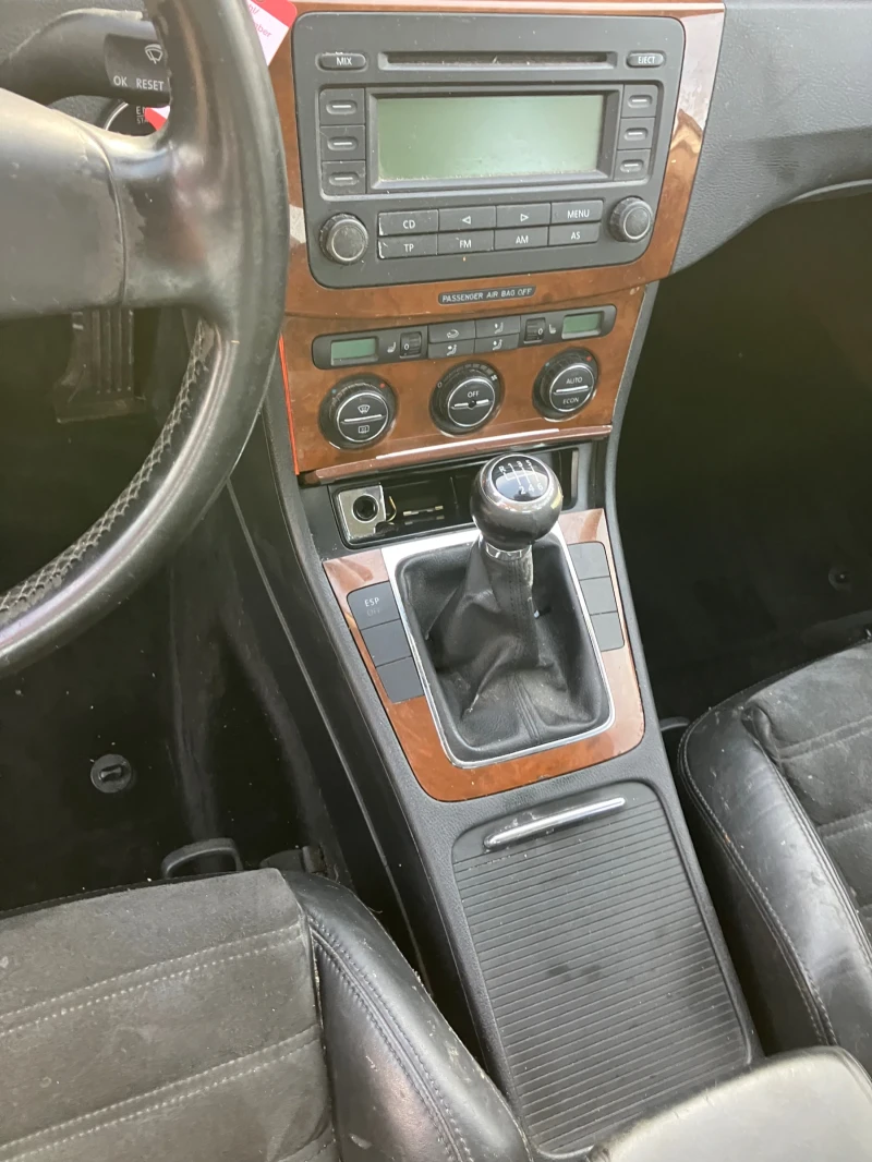 VW Passat 2.0 TDI, снимка 10 - Автомобили и джипове - 52839281