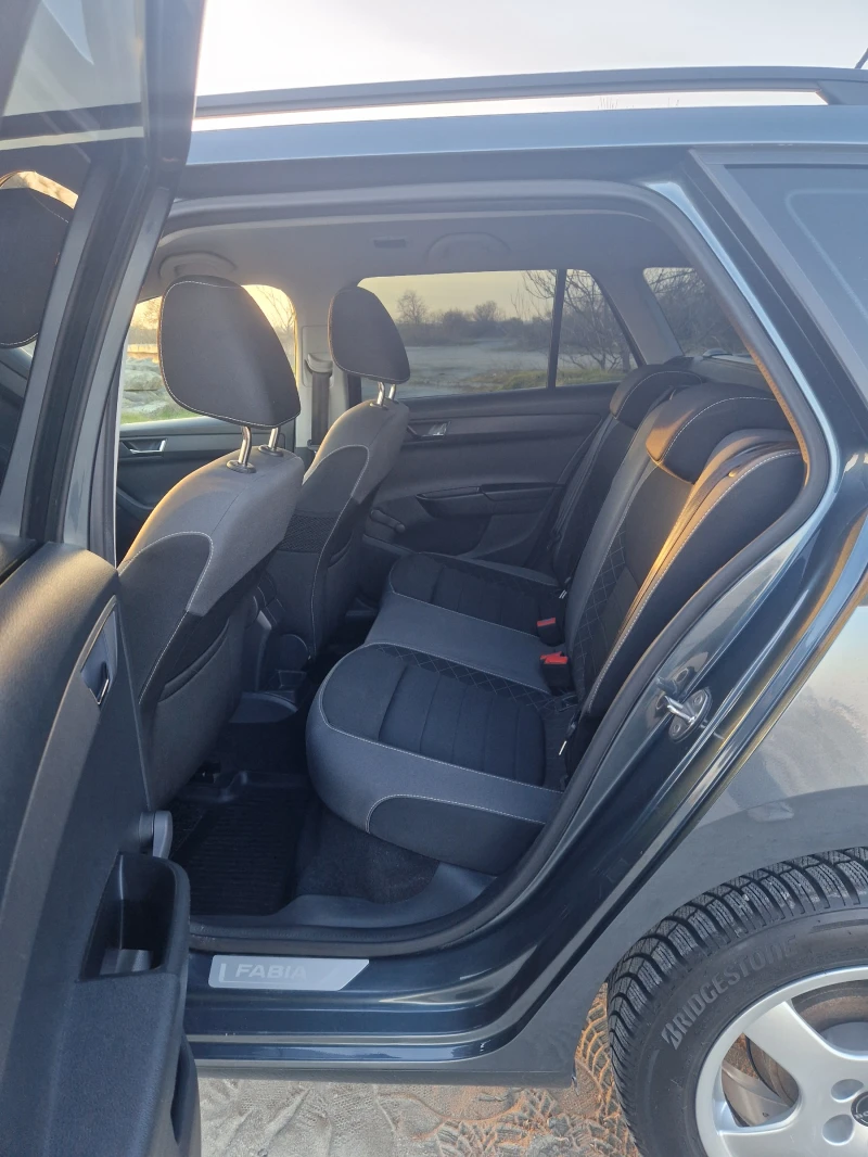 Skoda Fabia, снимка 12 - Автомобили и джипове - 52842817