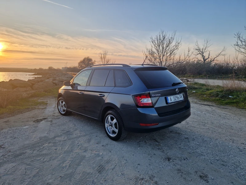 Skoda Fabia, снимка 5 - Автомобили и джипове - 52842817