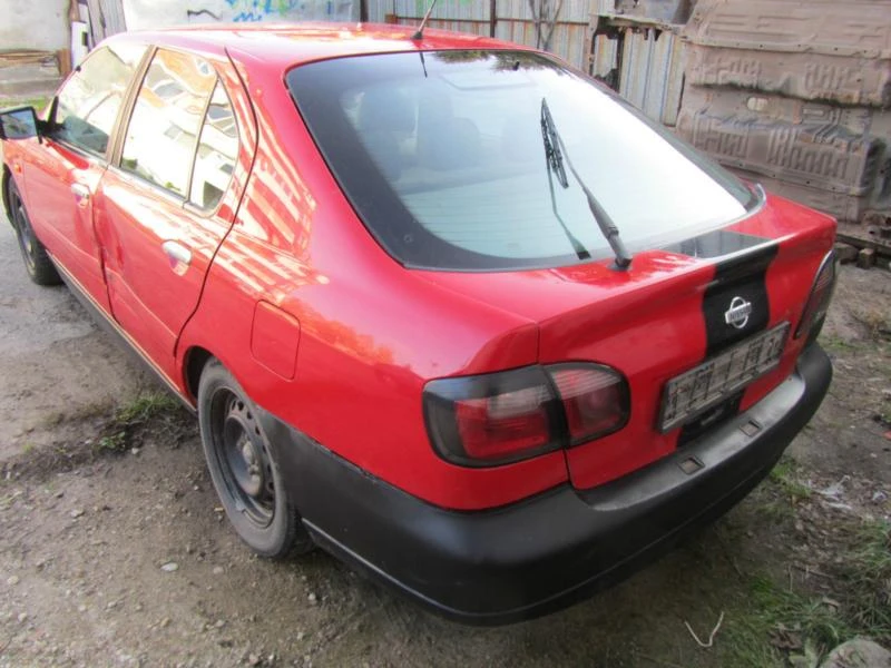 Nissan Primera 1,8 НА ЧАСТИ, снимка 5 - Автомобили и джипове - 46049234