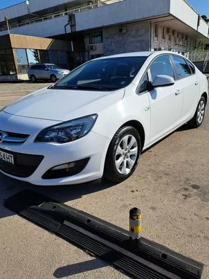 Opel Astra 1.4i Automat - ПРОМО, снимка 6 - Автомобили и джипове - 46748230