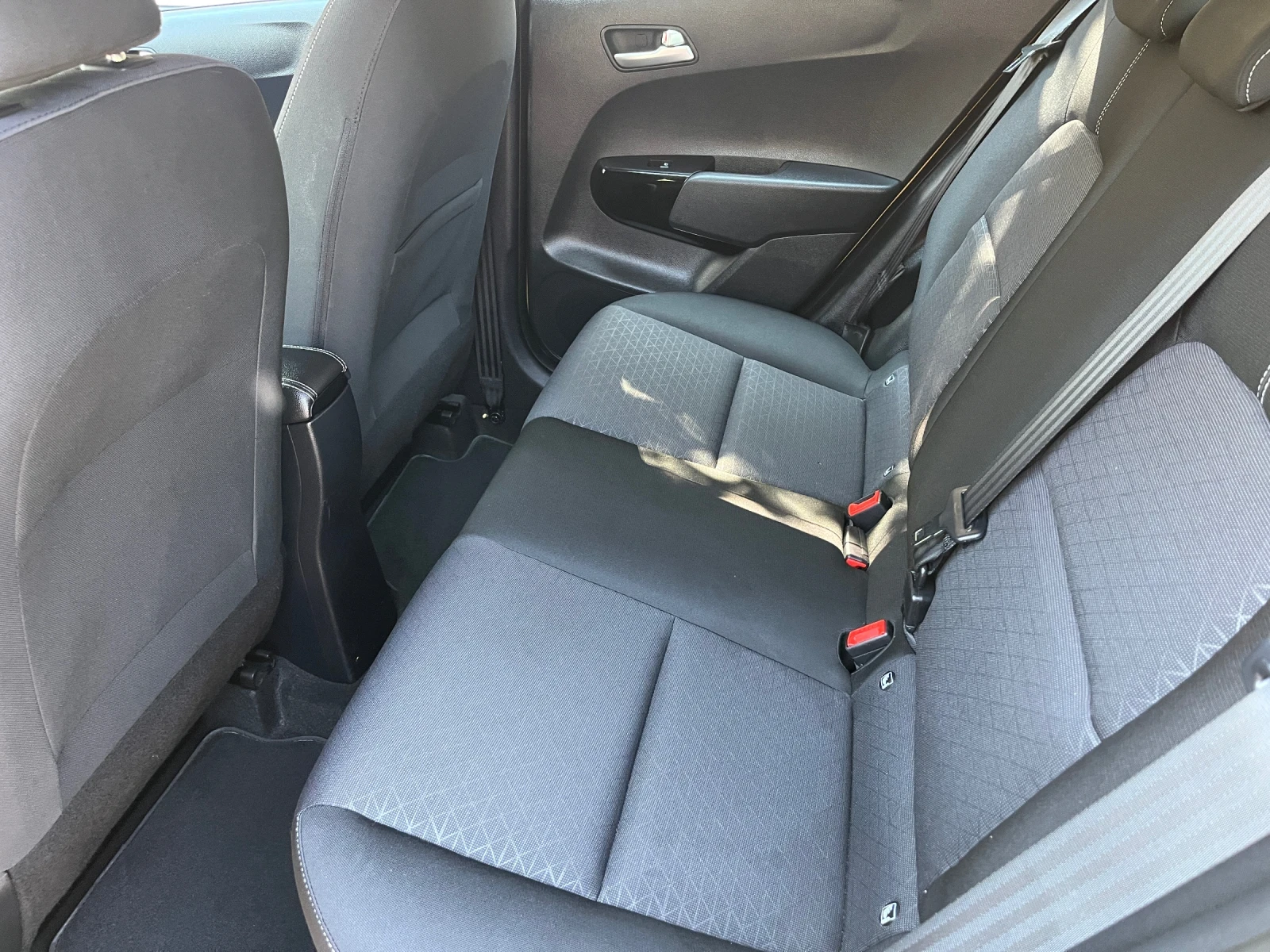 Kia Picanto 1.2 84hp Euro 6d - изображение 8