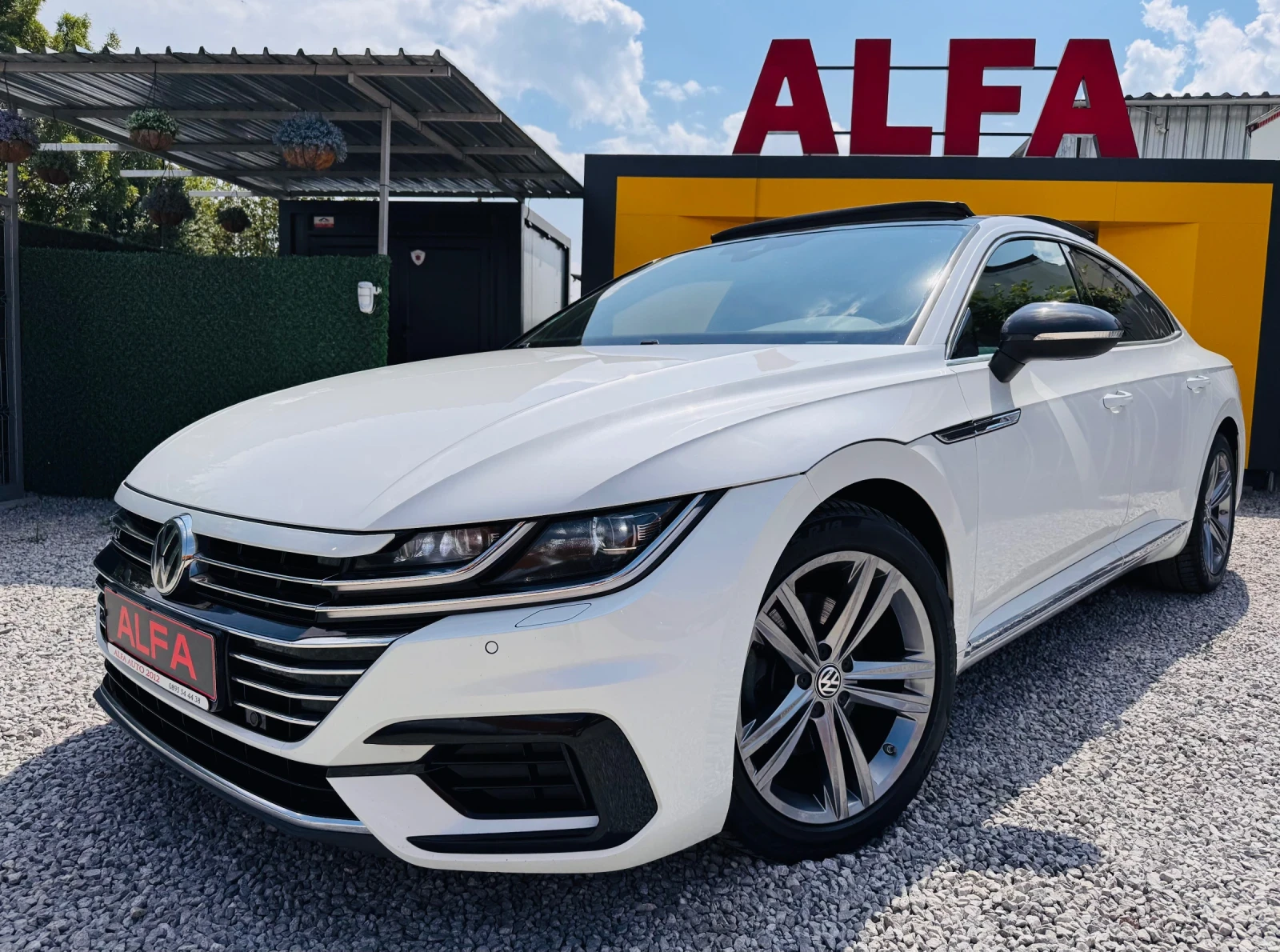 VW Arteon 2.0TSI/R-LINE/ПАНО/ПОРЪЧКОВ ПАКЕТ/БЯЛА ПЕРЛА/НОВ// - изображение 2