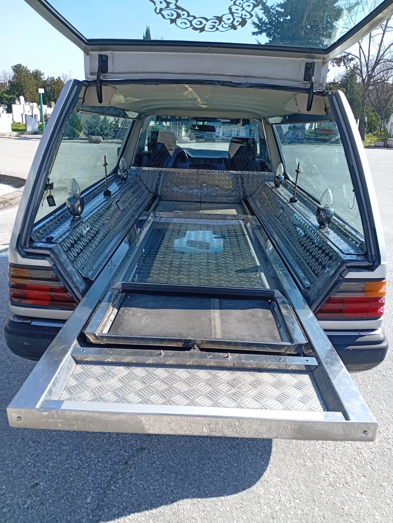 Mercedes-Benz 124, снимка 2 - Автомобили и джипове - 53900569