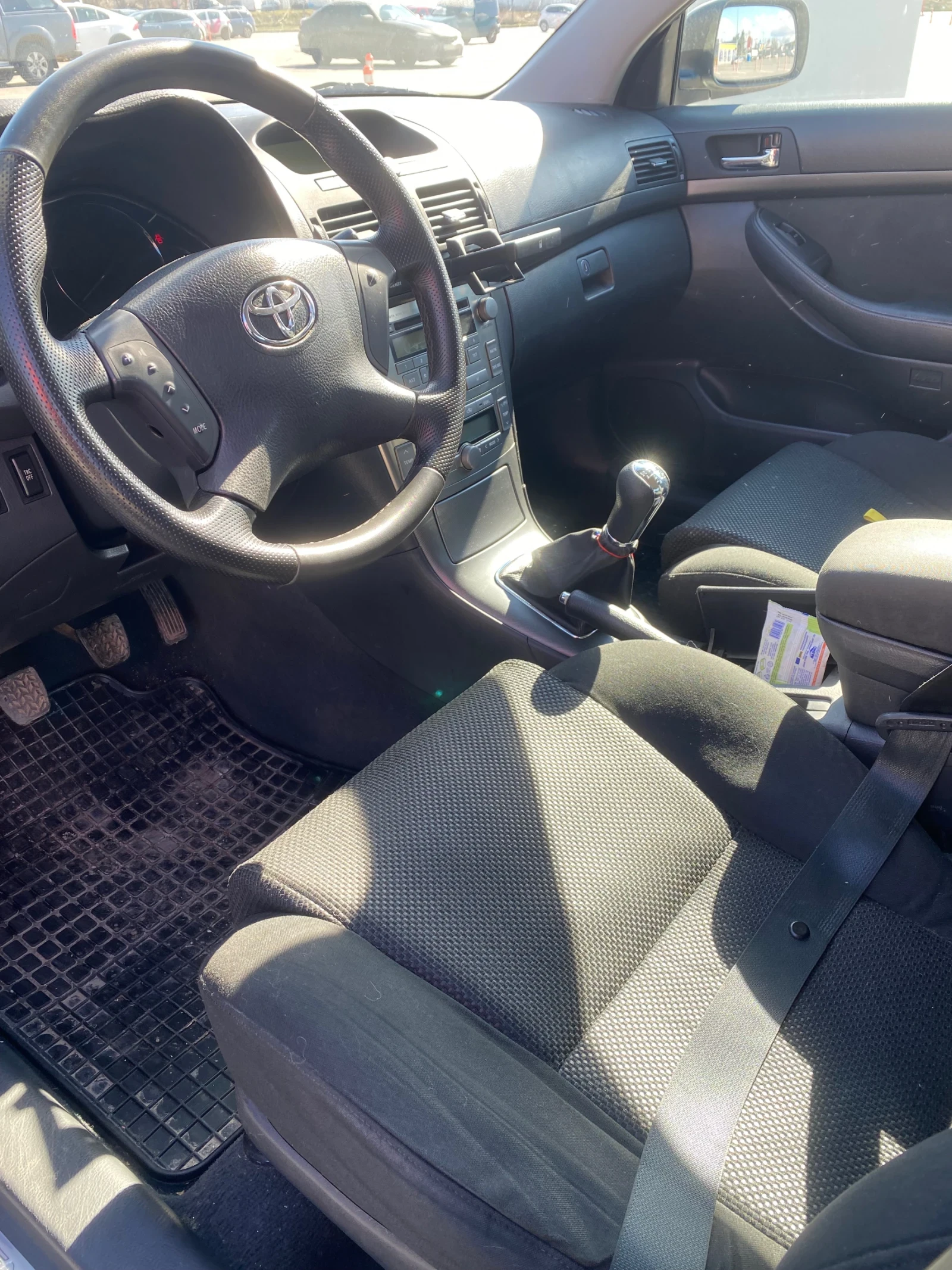 Toyota Avensis 2.0 D4D, снимка 6 - Автомобили и джипове - 54030341