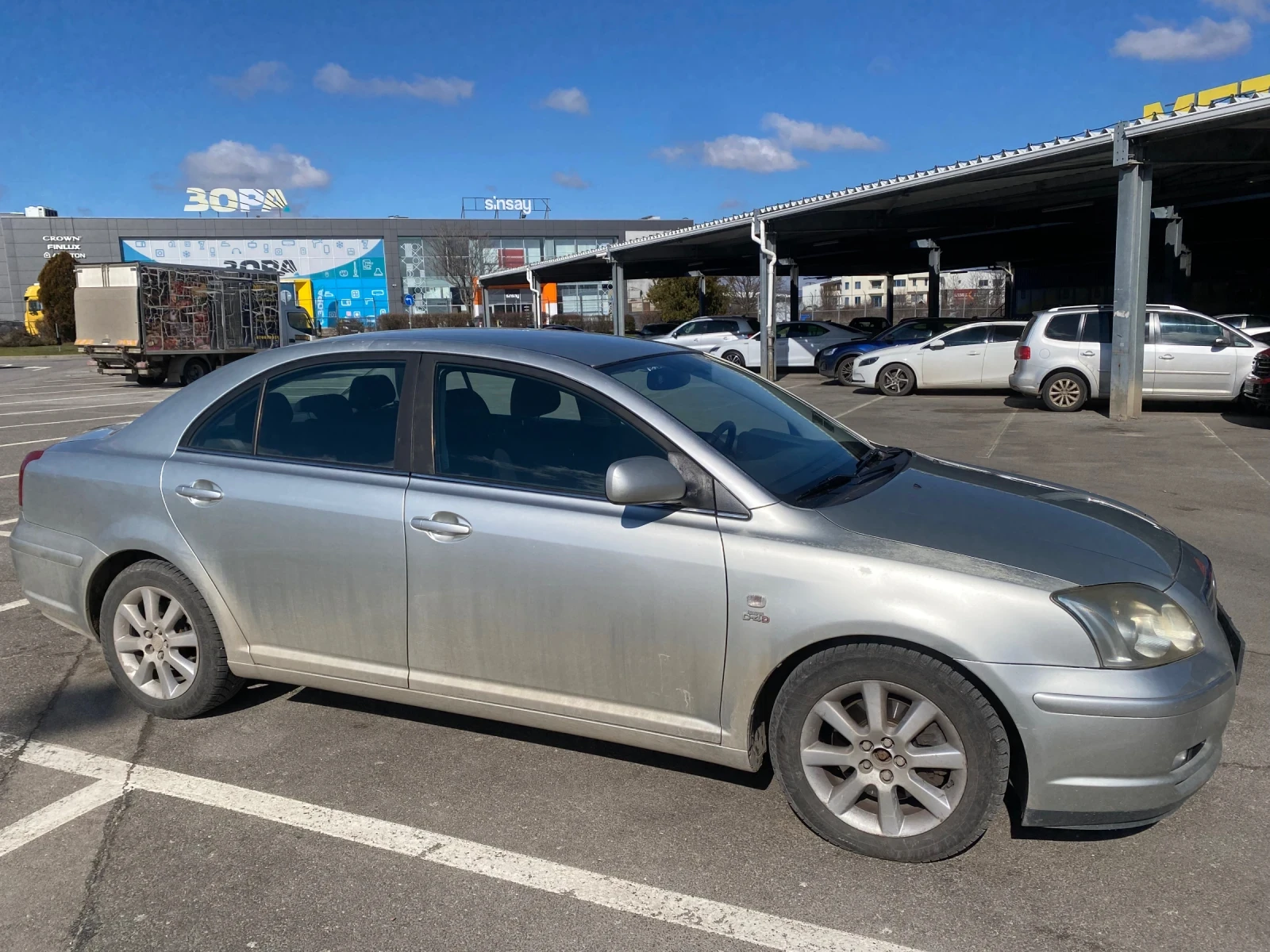 Toyota Avensis 2.0 D4D, снимка 3 - Автомобили и джипове - 54030341