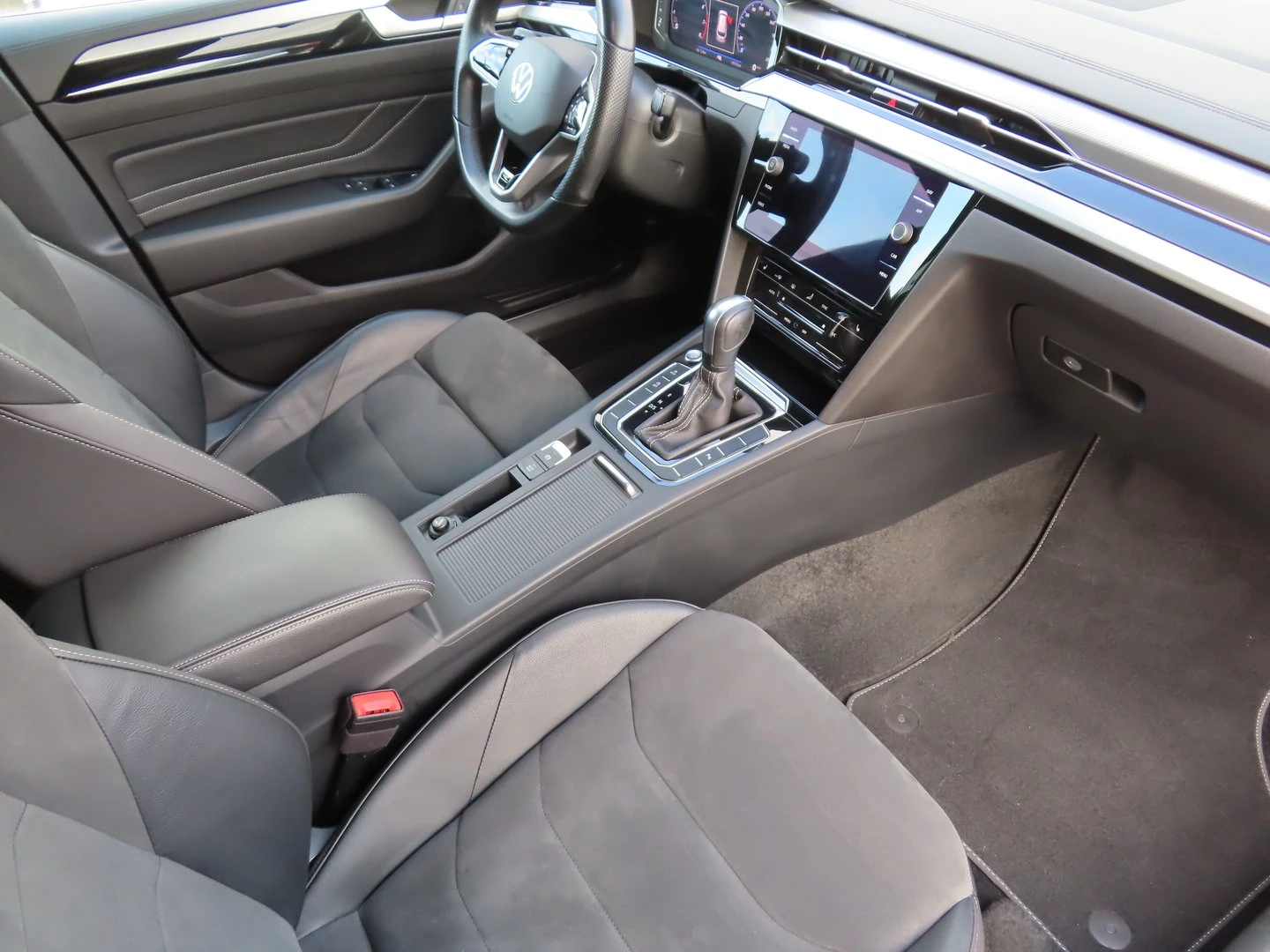 VW Arteon, снимка 6 - Автомобили и джипове - 56422779
