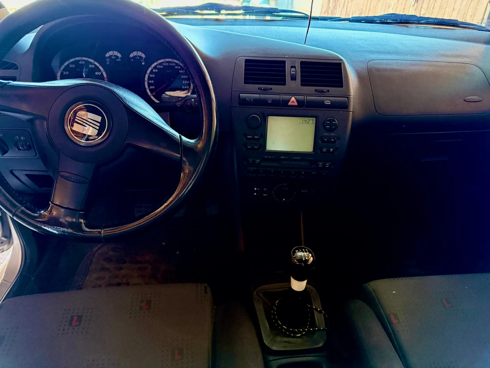 Seat Ibiza, снимка 12 - Автомобили и джипове - 54329136