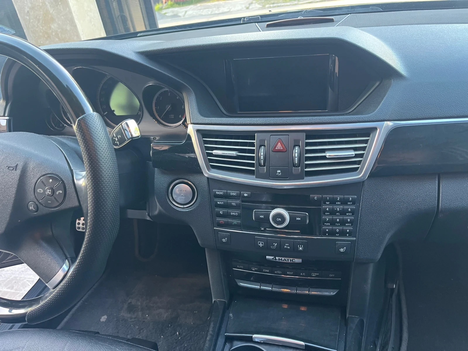 Mercedes-Benz E 350 350 4-matic, снимка 11 - Автомобили и джипове - 54335231