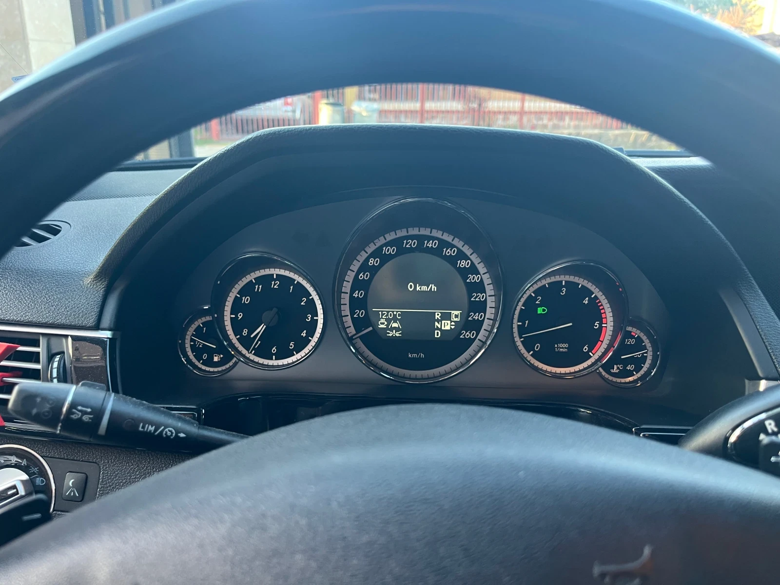 Mercedes-Benz E 350 350 4-matic, снимка 14 - Автомобили и джипове - 54335231