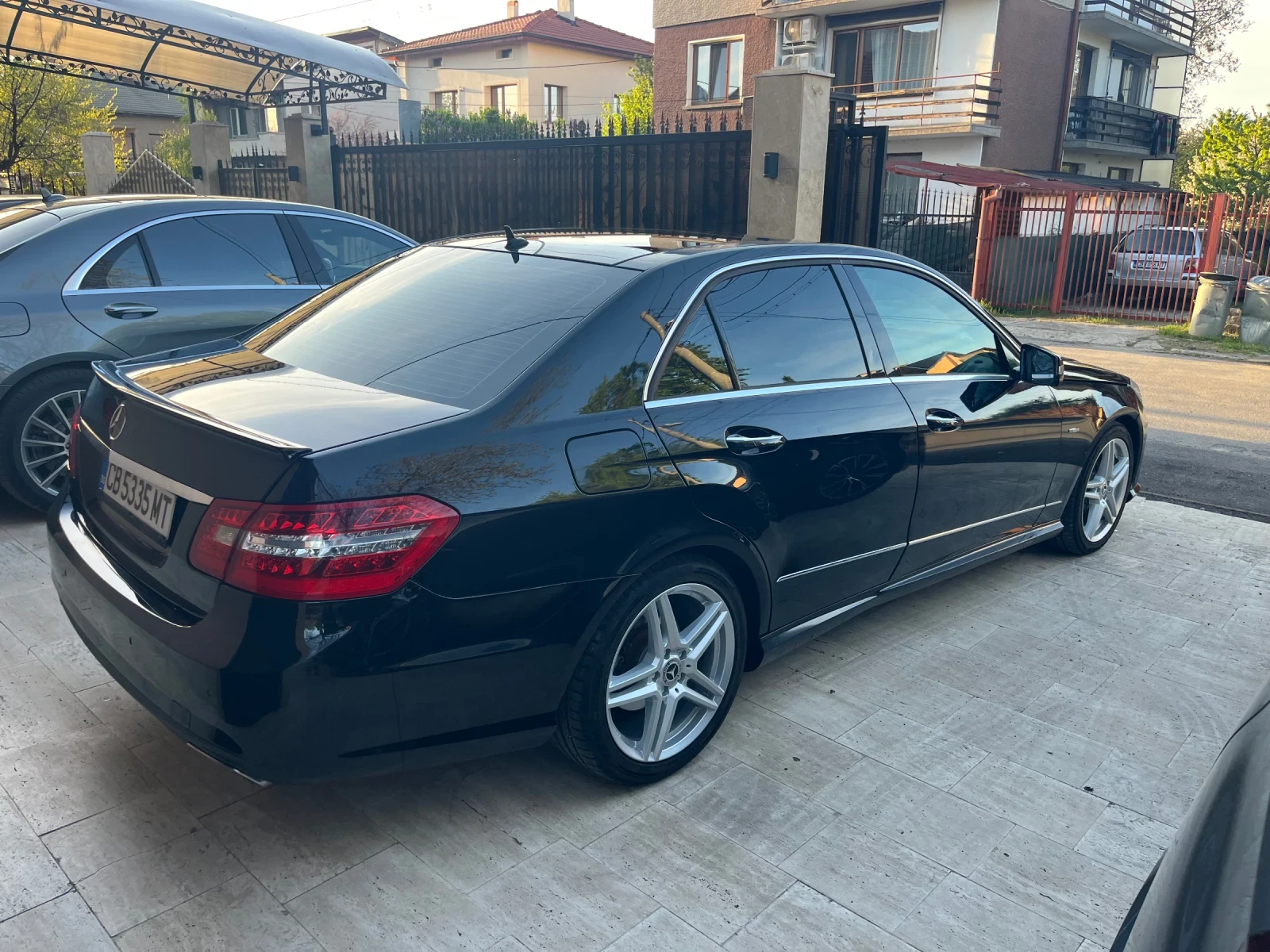 Mercedes-Benz E 350 350 4-matic, снимка 2 - Автомобили и джипове - 54335231