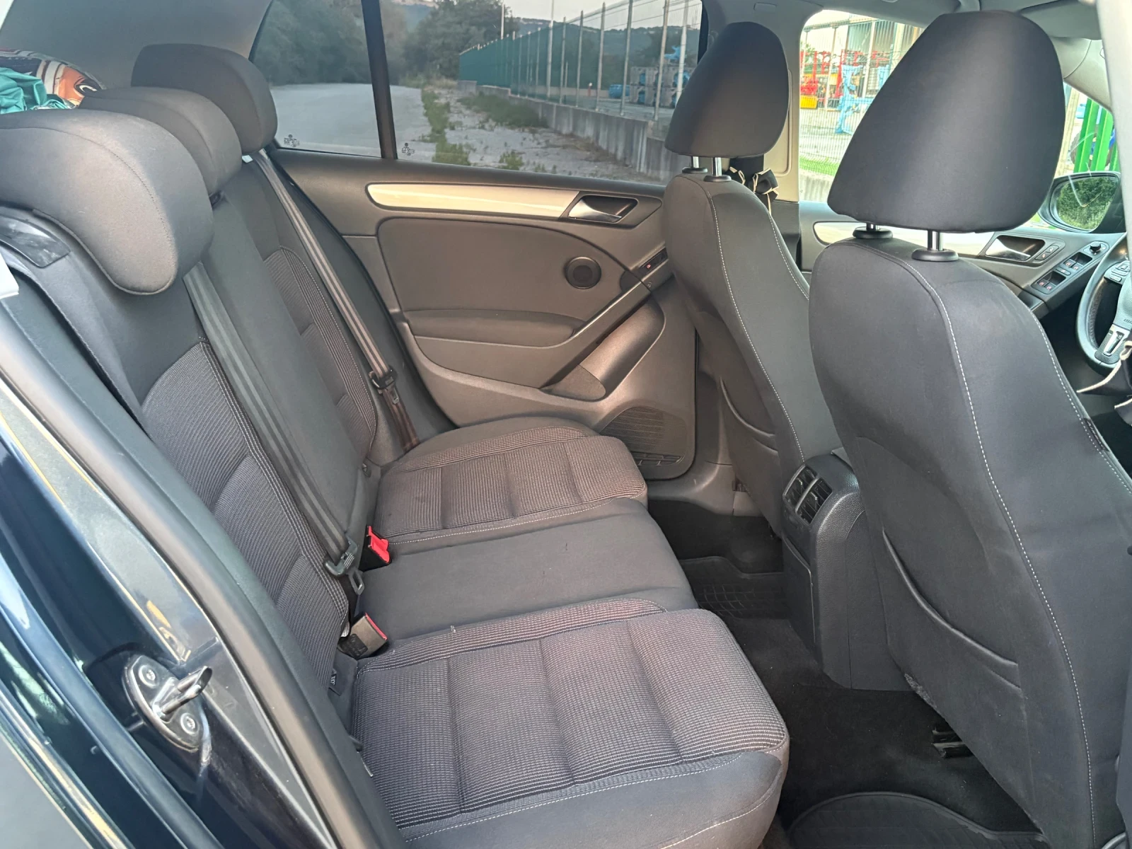 VW Golf 1.9 TDI NAVI, снимка 13 - Автомобили и джипове - 54790544