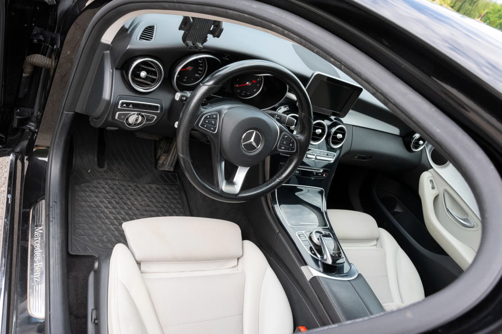 Mercedes-Benz C 180, снимка 11 - Автомобили и джипове - 54743447