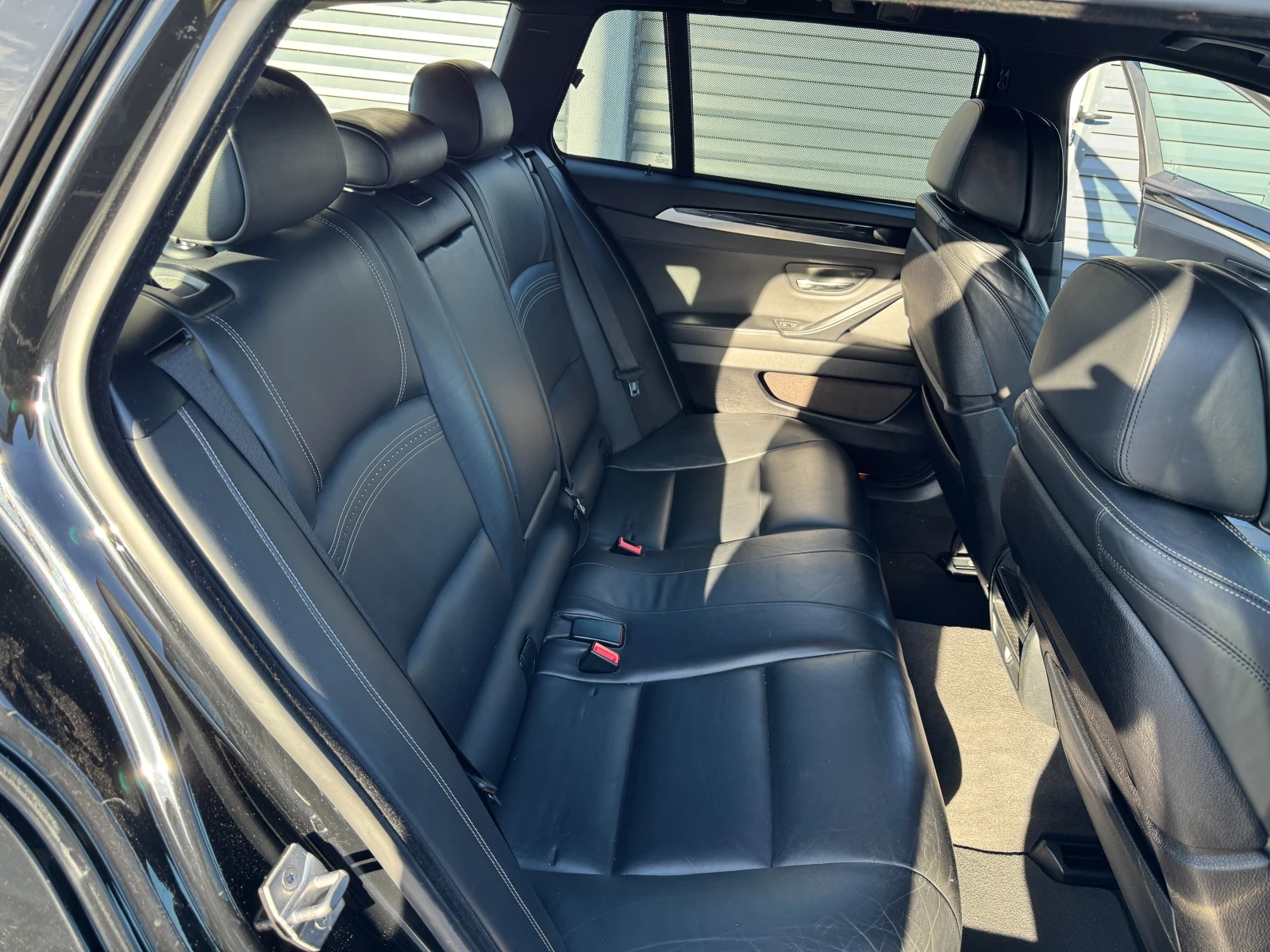 BMW 530 M SPORT + TUV + Реални км + Обслужен N57, снимка 16 - Автомобили и джипове - 54906907