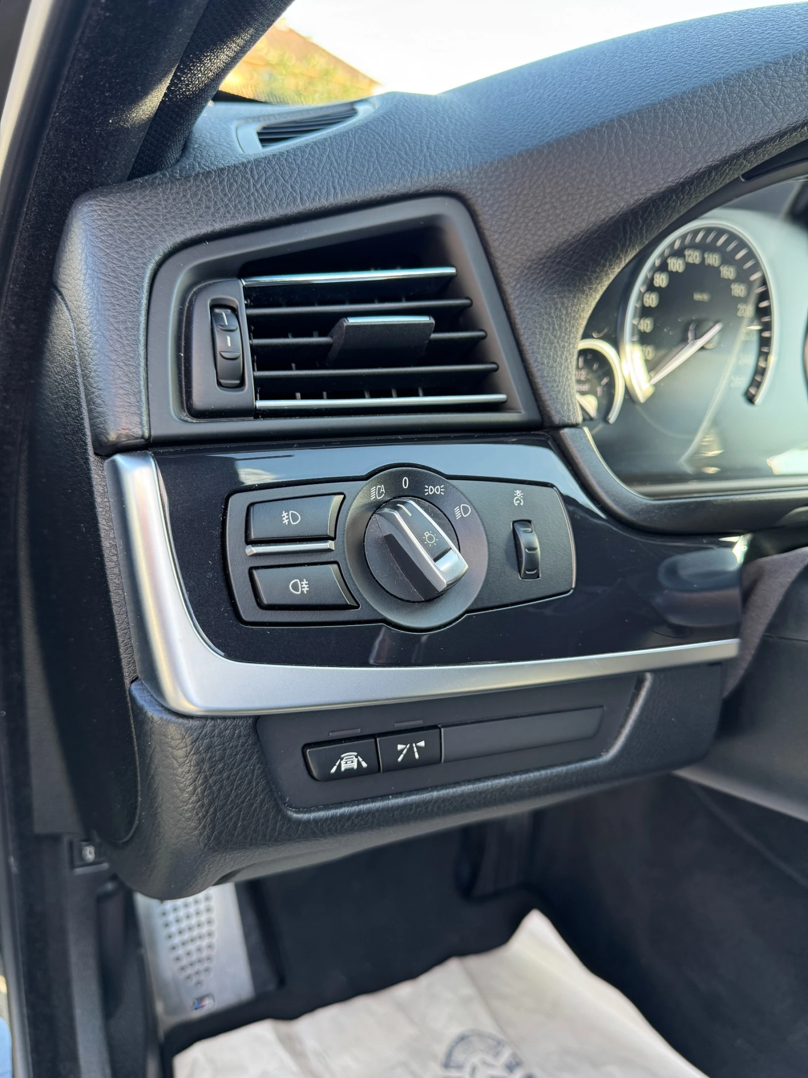 BMW 530 M SPORT + TUV + Реални км + Обслужен N57, снимка 12 - Автомобили и джипове - 54906907