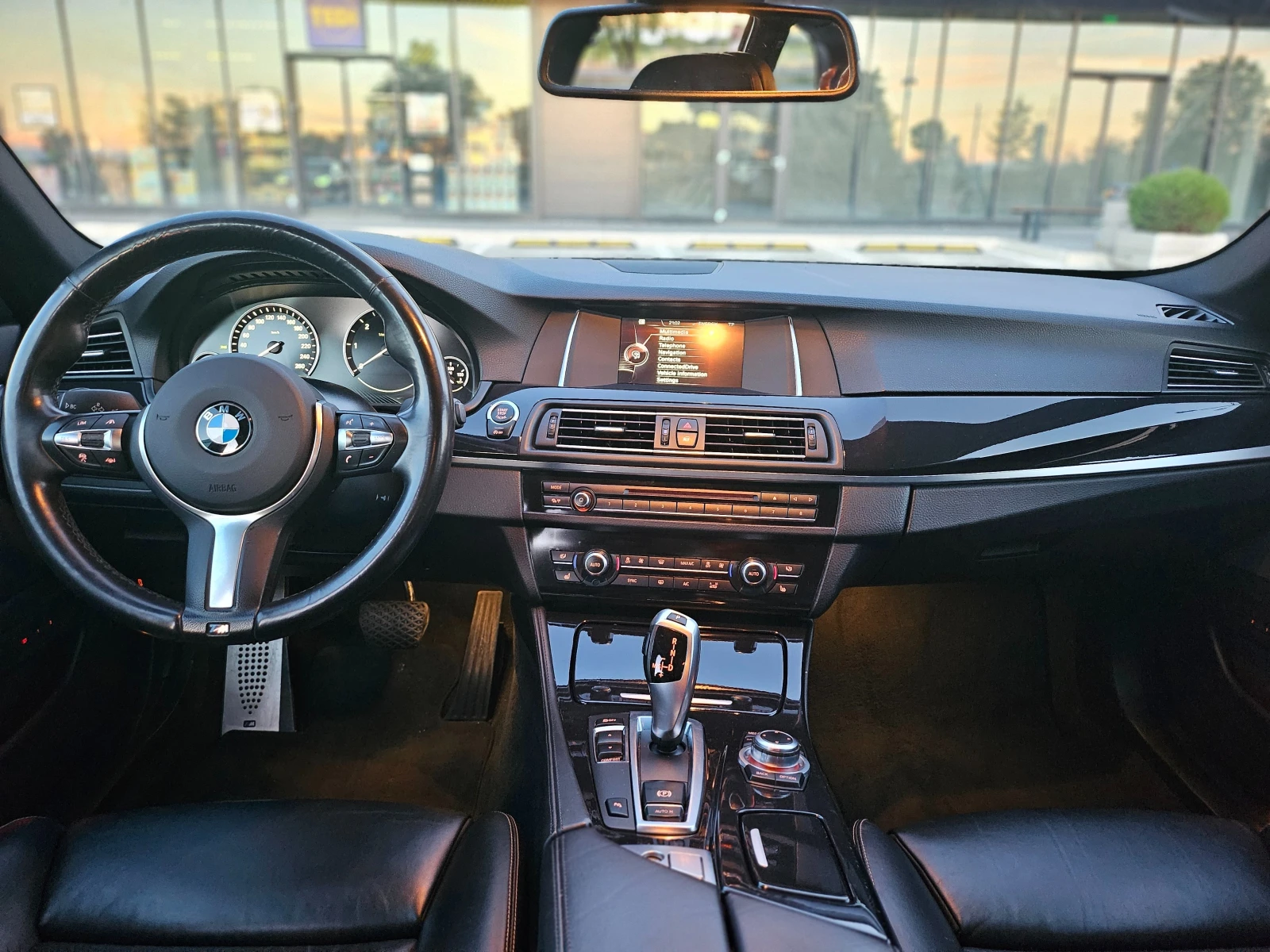 BMW 530 M SPORT + TUV + Реални км + Обслужен N57, снимка 14 - Автомобили и джипове - 54906907
