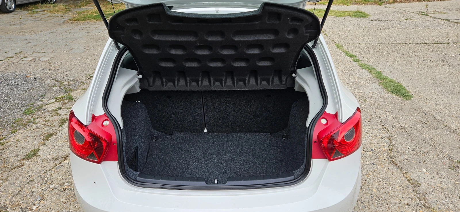Seat Ibiza 1.6i!!! АВТОМАТ , снимка 6 - Автомобили и джипове - 55013788