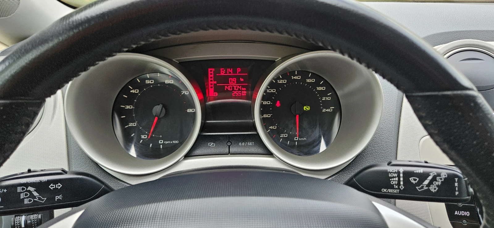 Seat Ibiza 1.6i!!! АВТОМАТ , снимка 13 - Автомобили и джипове - 55013788