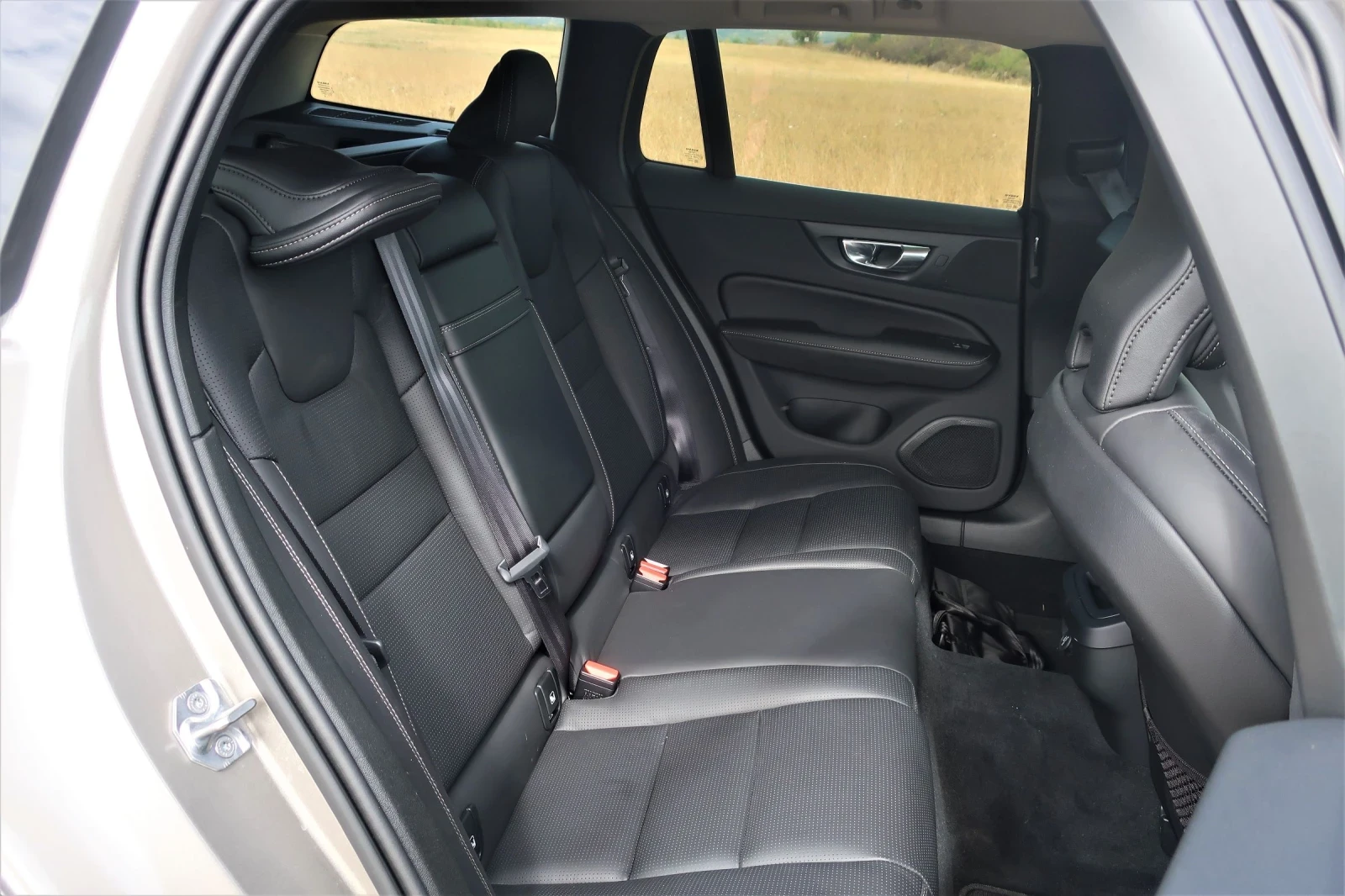 Volvo V60 T6 Inscription , снимка 10 - Автомобили и джипове - 55072942