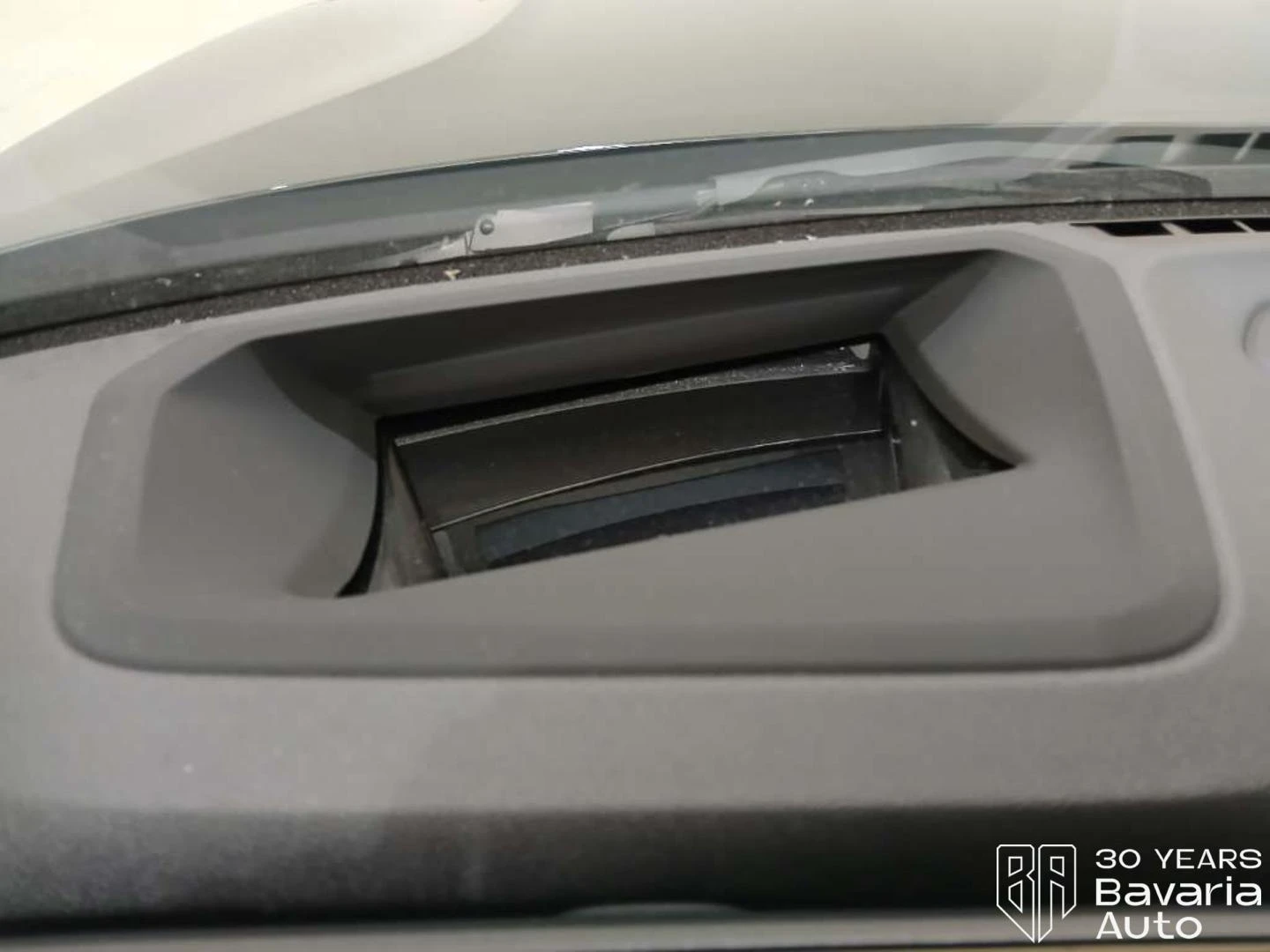 BMW 320 d Touring xDrive M Sport Paket, снимка 13 - Автомобили и джипове - 55215064