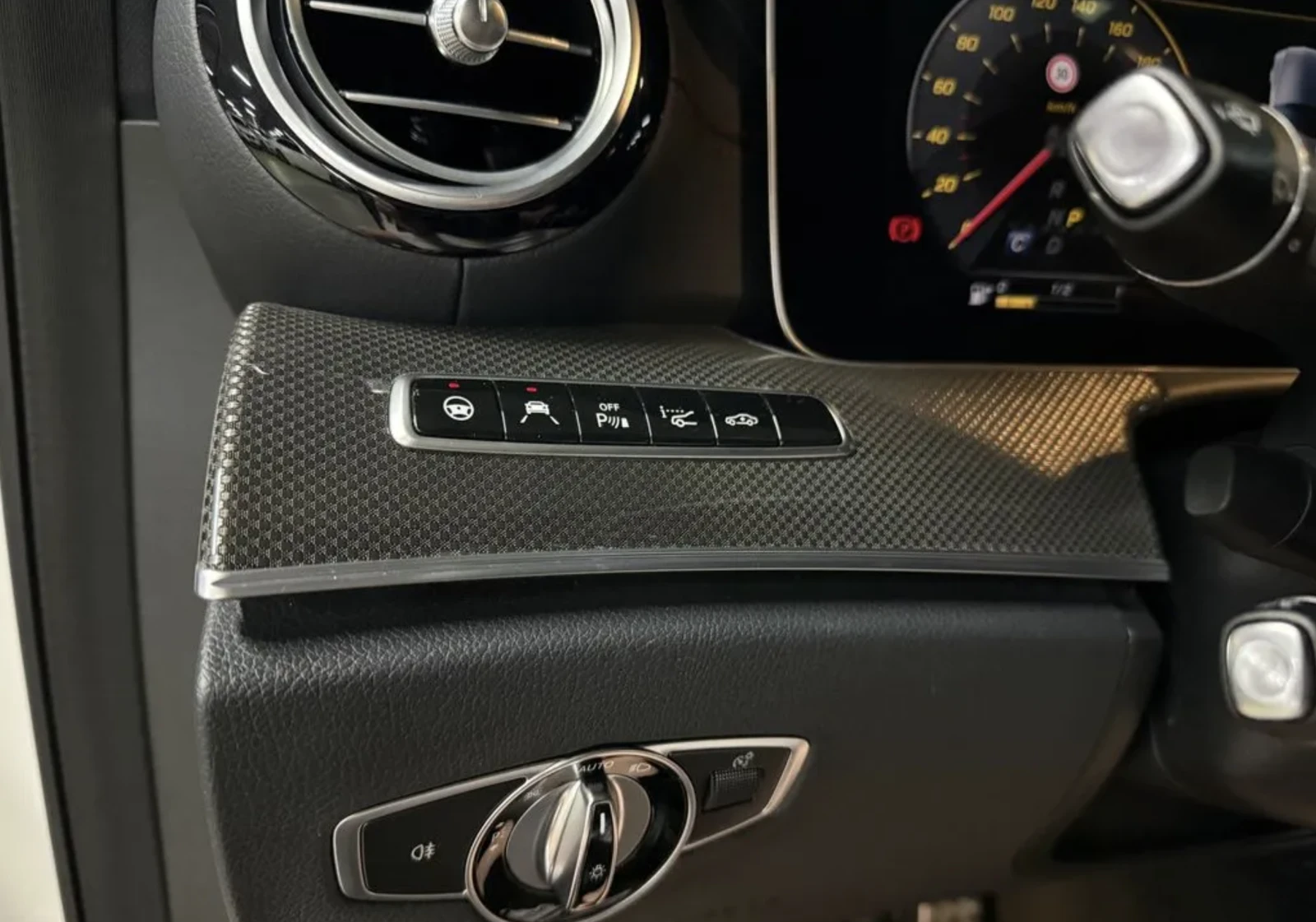 Mercedes-Benz E 43 AMG BURMESTER /360 КАМЕРИ/ ОБДУХ / ПАНО /HUD, снимка 10 - Автомобили и джипове - 55325731