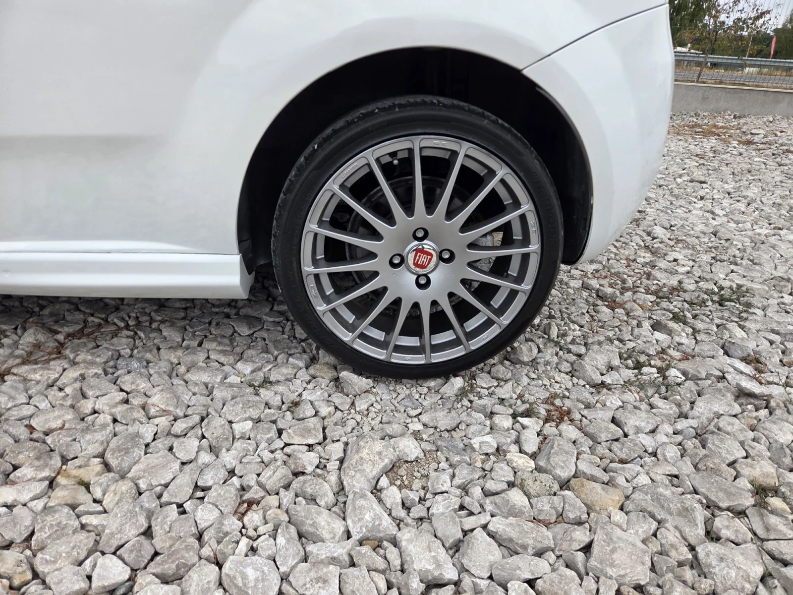 Fiat Punto 1.4 TURBO* klima* , снимка 9 - Автомобили и джипове - 56242815