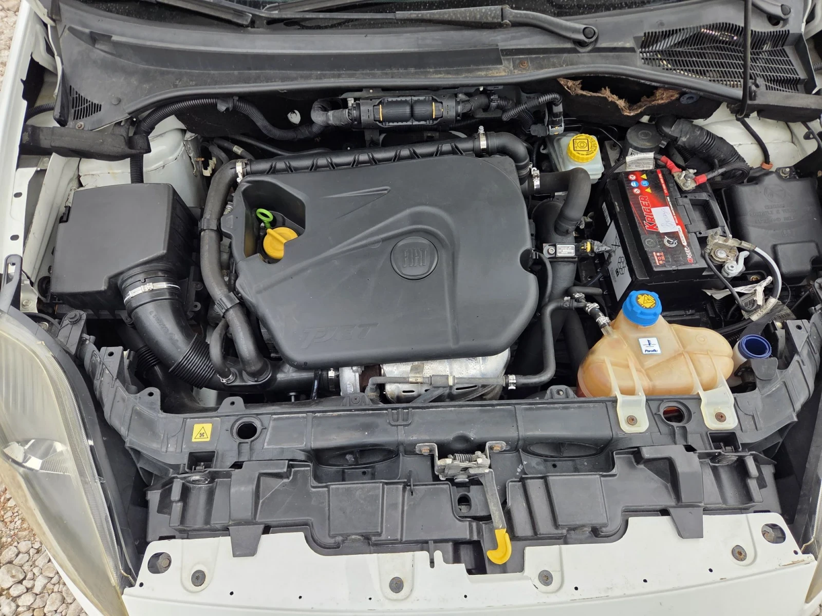 Fiat Punto 1.4 TURBO* klima* , снимка 17 - Автомобили и джипове - 56242815