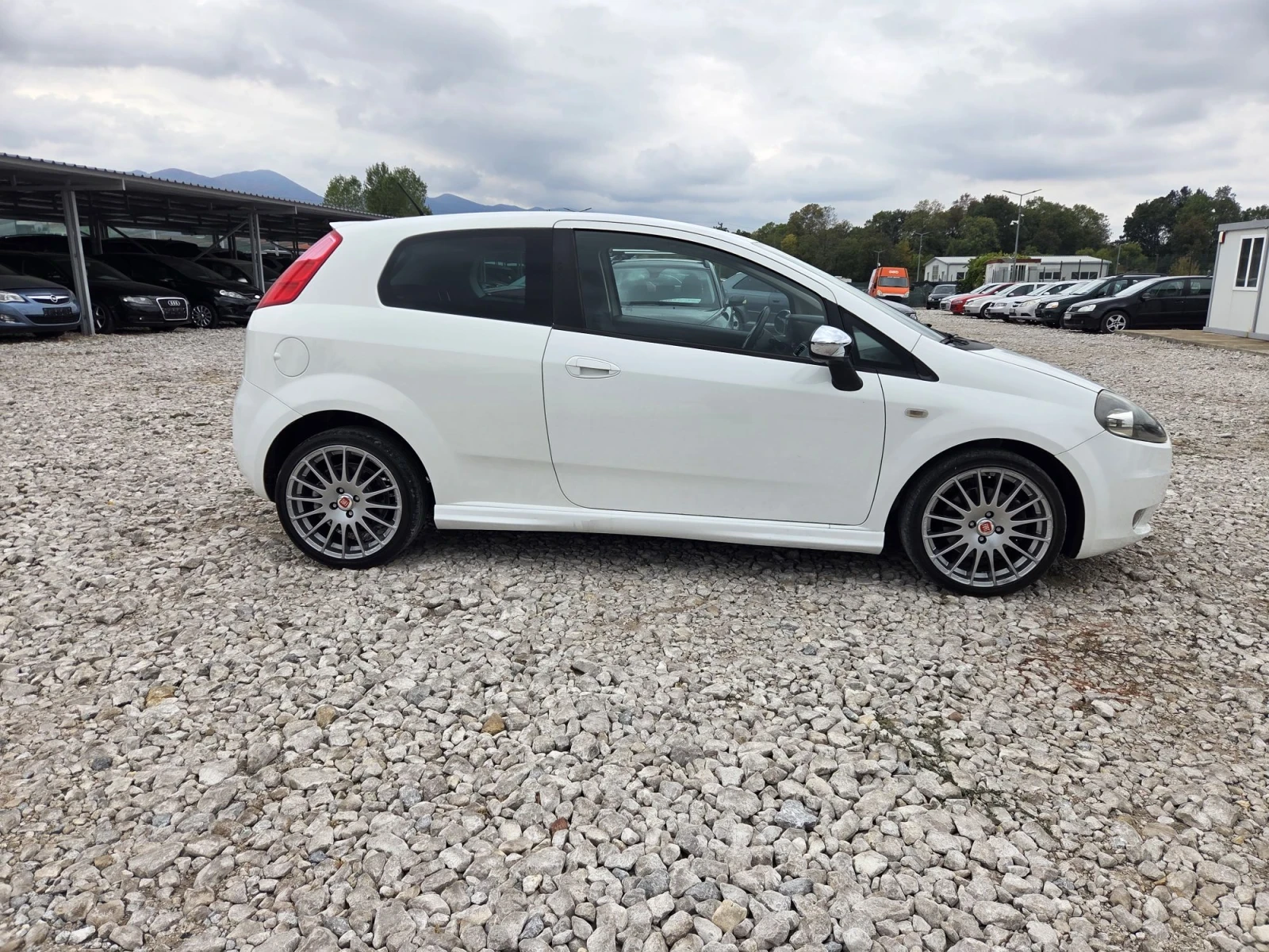 Fiat Punto 1.4 TURBO* klima* , снимка 4 - Автомобили и джипове - 56242815