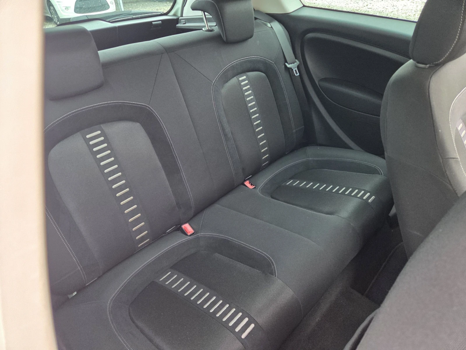Fiat Punto 1.4 TURBO* klima* , снимка 14 - Автомобили и джипове - 56242815