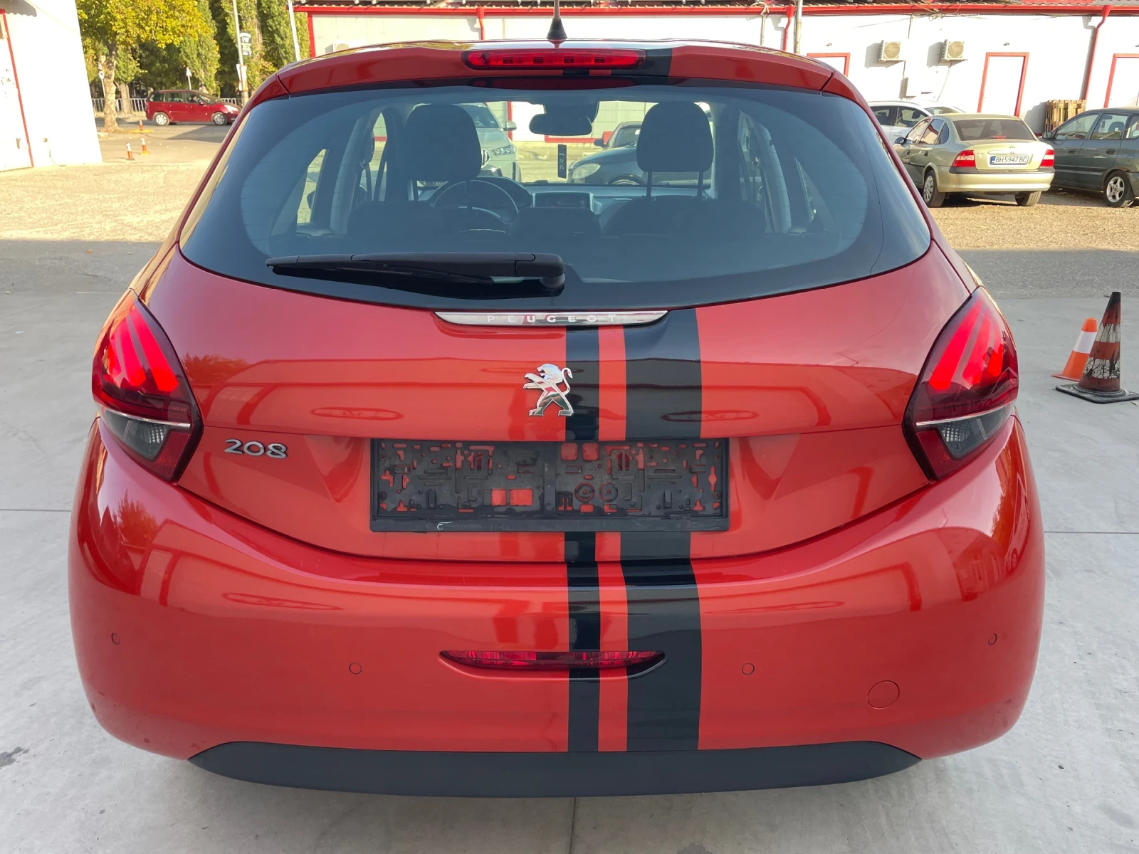 Peugeot 208 1.2  facelift, снимка 5 - Автомобили и джипове - 56442712