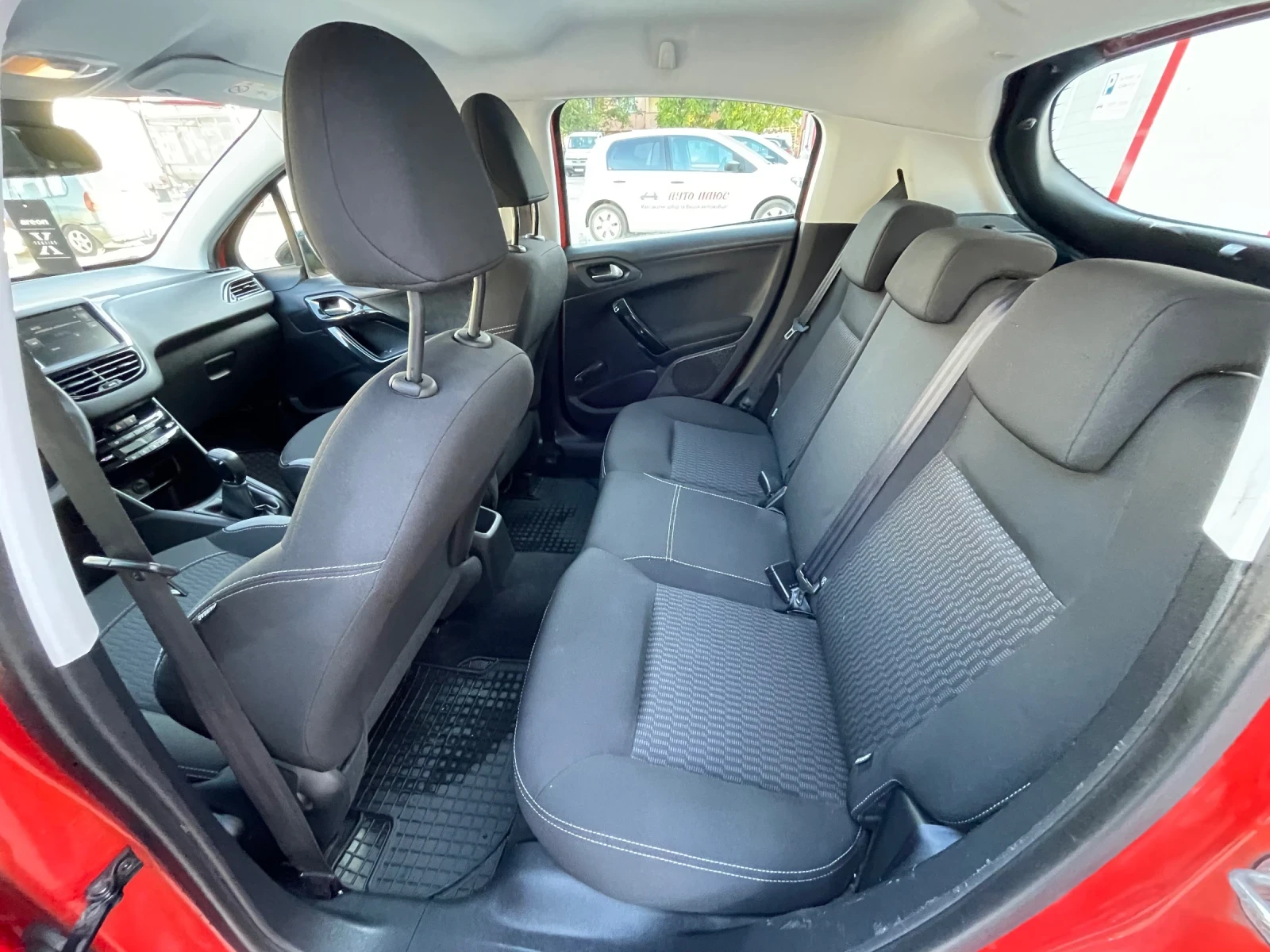 Peugeot 208 1.2  facelift, снимка 10 - Автомобили и джипове - 56442712