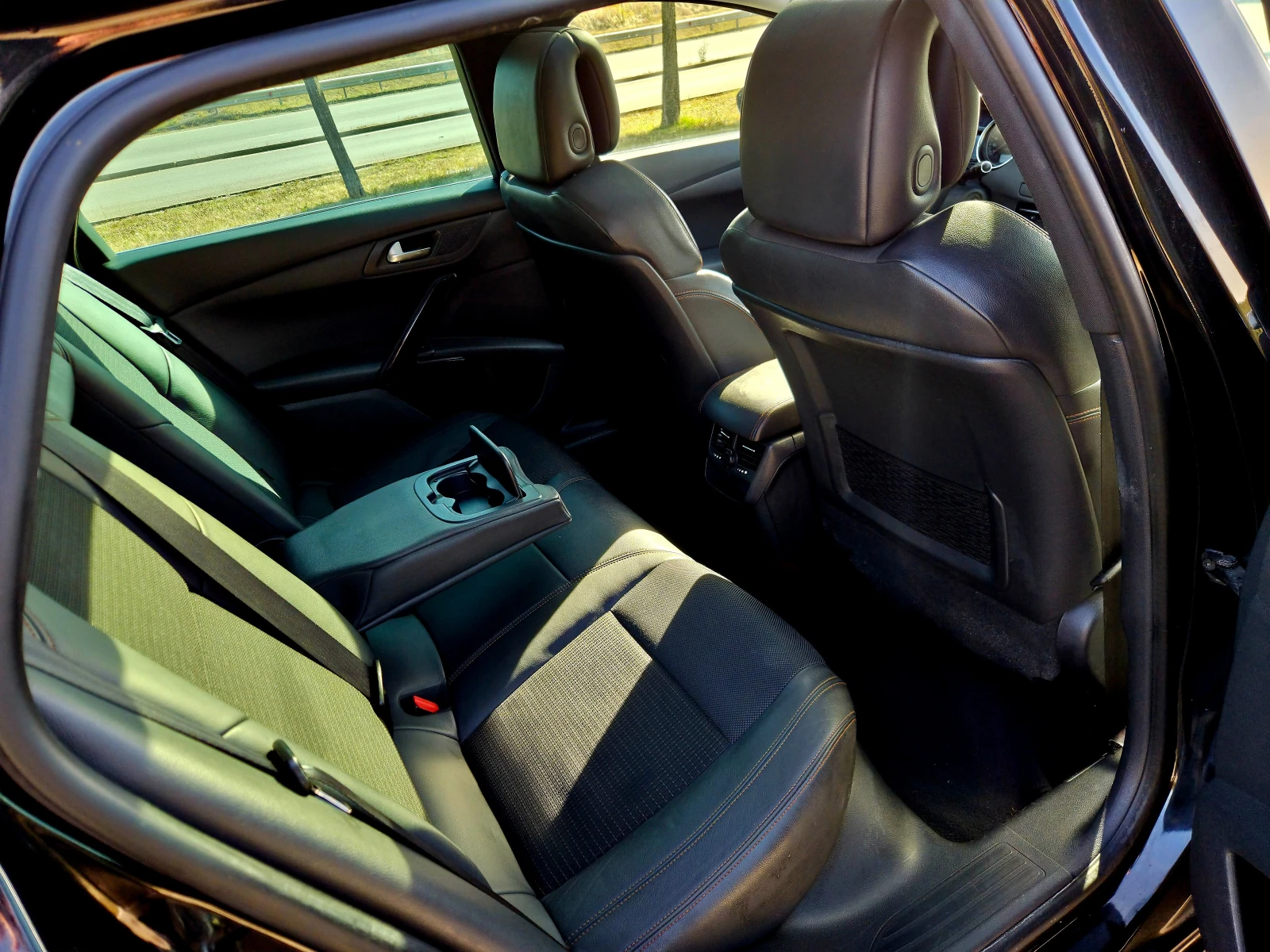 Peugeot 508 RXH 2.0 HYBRID 4x4, снимка 12 - Автомобили и джипове - 56541886