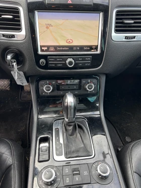 VW Touareg 3.0TDI QUATTRO AVTOMAT/NAVI/PANORAMA, снимка 15