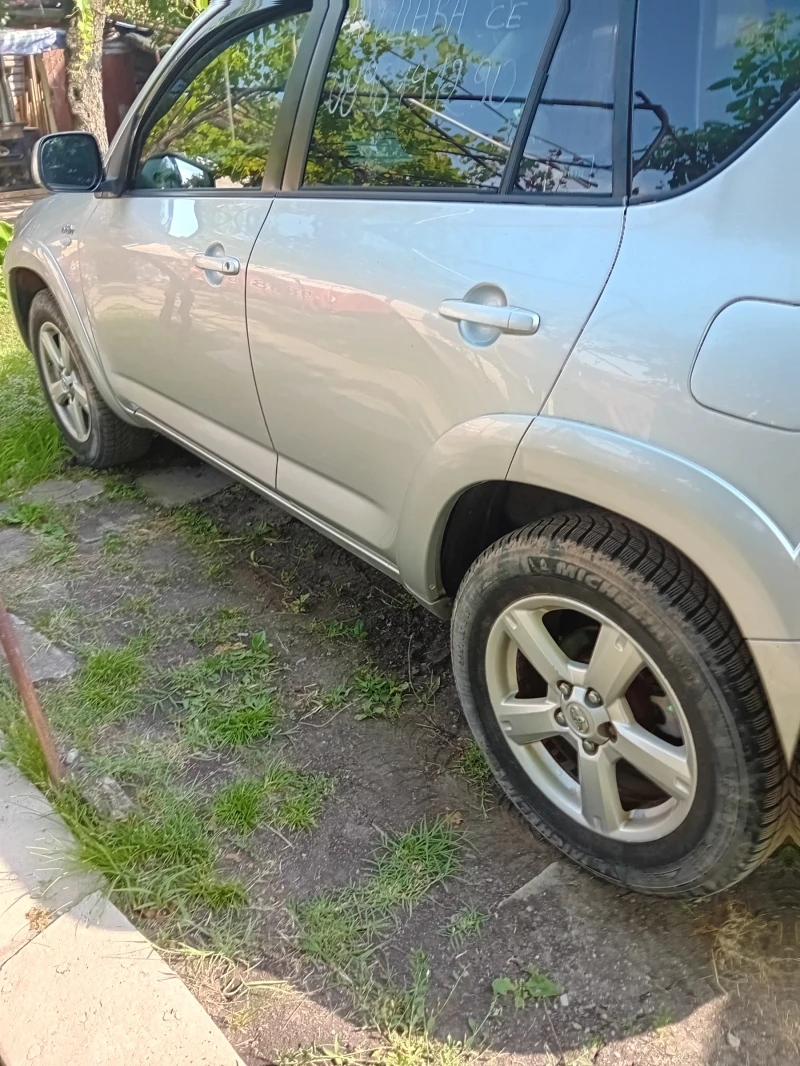 Toyota Rav4, снимка 2 - Автомобили и джипове - 49273818