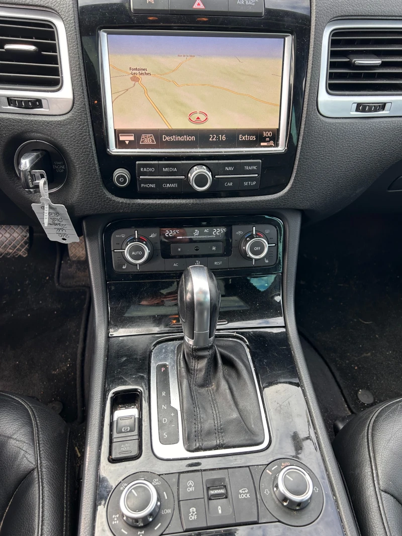 VW Touareg 3.0TDI QUATTRO AVTOMAT/NAVI/PANORAMA, снимка 15 - Автомобили и джипове - 49362765