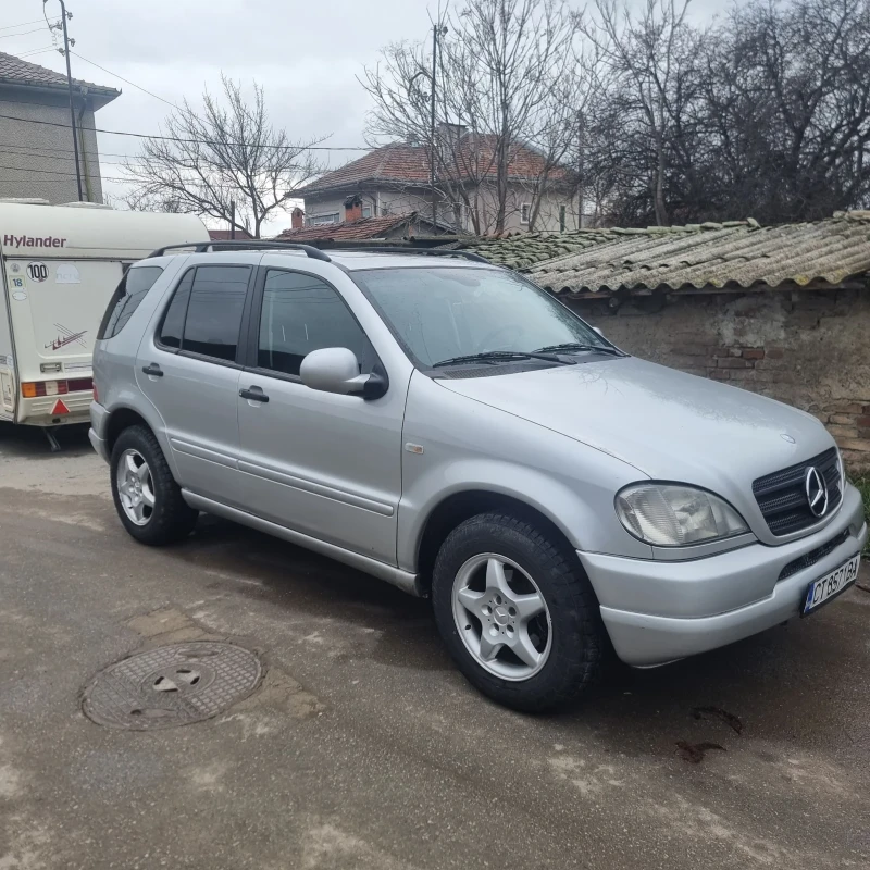Mercedes-Benz ML 270 2.7, снимка 2 - Автомобили и джипове - 53293844