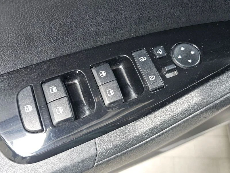 Kia Sportage 1.6 Automatic, снимка 6 - Автомобили и джипове - 55587997