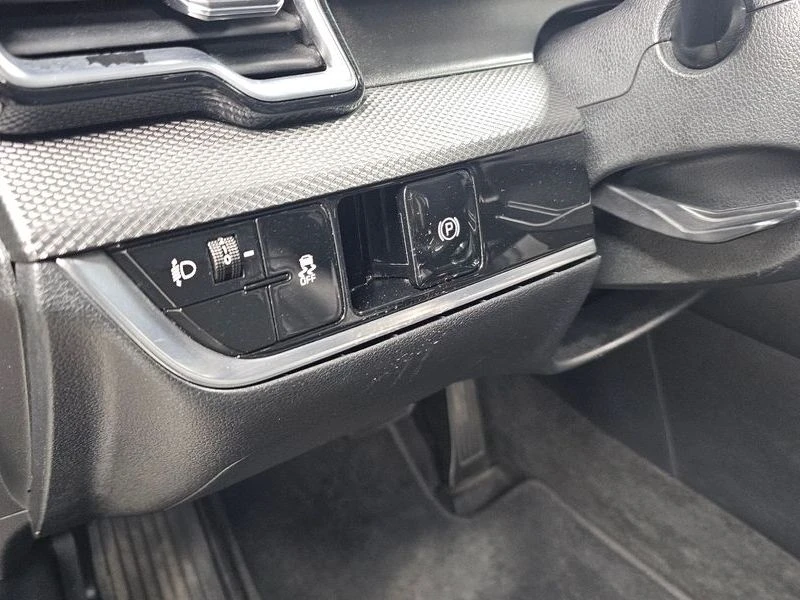 Kia Sportage 1.6 Automatic, снимка 9 - Автомобили и джипове - 55587997