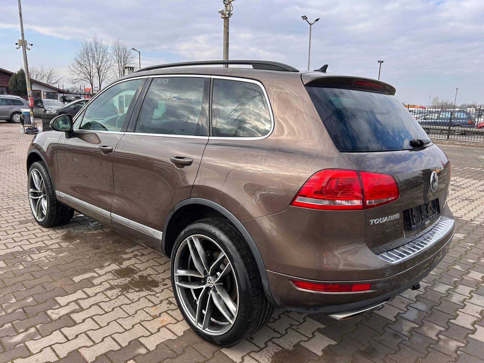 VW Touareg 3.0TDI QUATTRO AVTOMAT/NAVI/PANORAMA - изображение 8