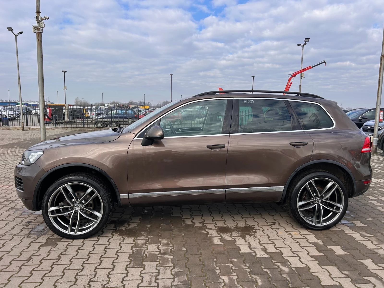 VW Touareg 3.0TDI QUATTRO AVTOMAT/NAVI/PANORAMA - изображение 9