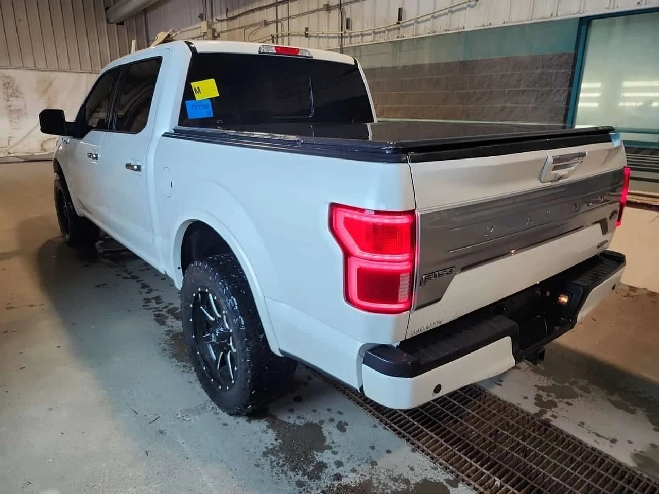 Ford F150 PLATINUM CREW/CARFAX/2Keys/Кожа/Телевизори/Пано, снимка 4 - Автомобили и джипове - 53715543