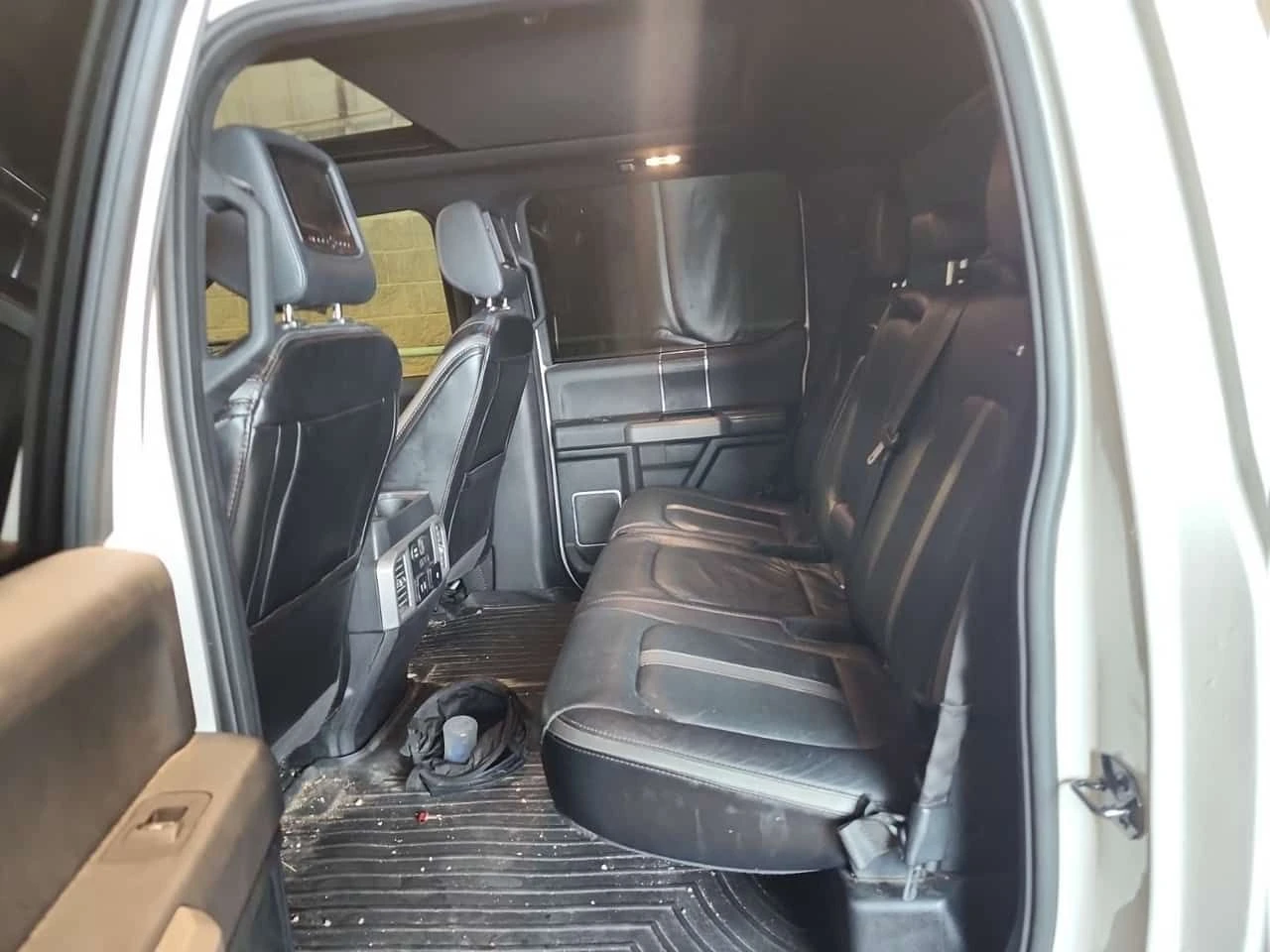 Ford F150 PLATINUM CREW/CARFAX/2Keys/Кожа/Телевизори/Пано, снимка 11 - Автомобили и джипове - 53715543