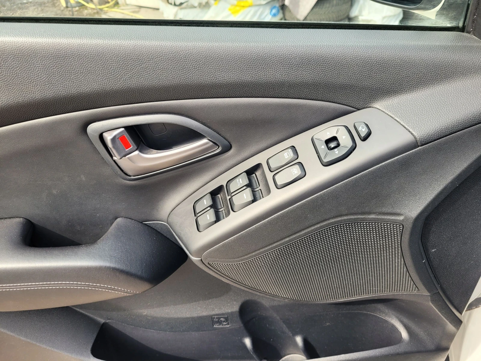 Hyundai IX35 2.0 GDI automatic 4x4 , снимка 15 - Автомобили и джипове - 53900017