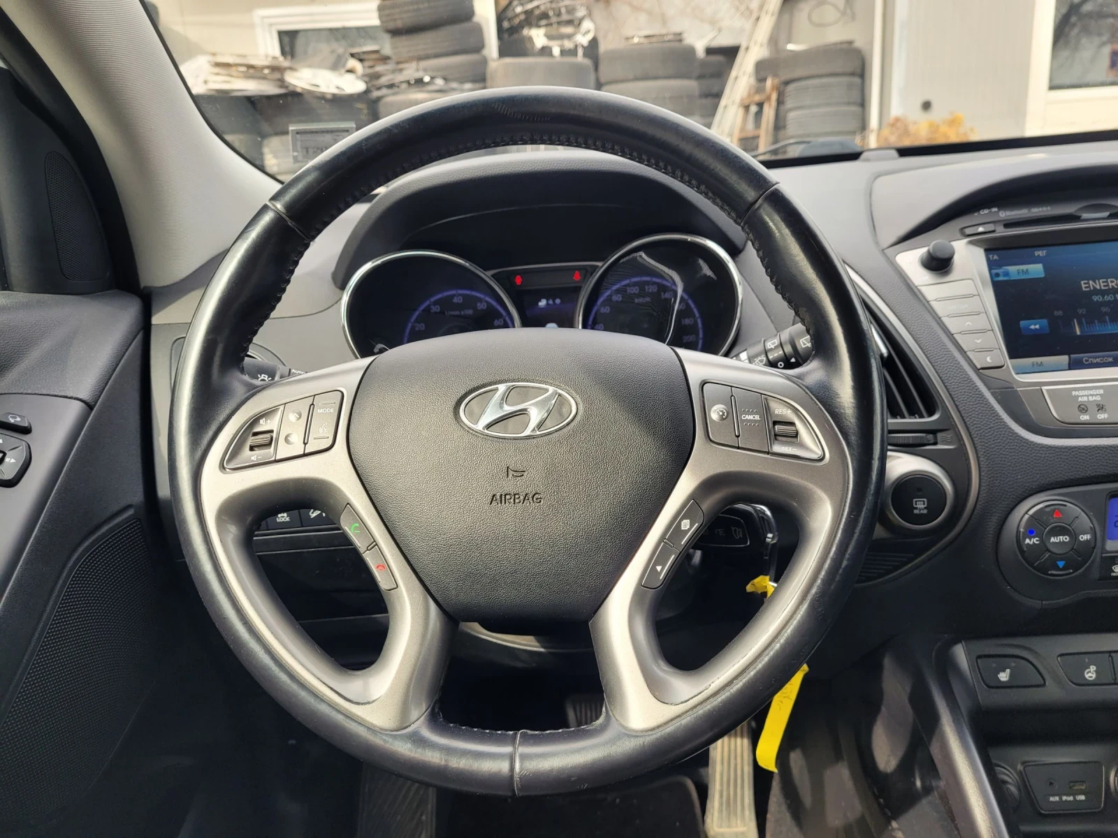 Hyundai IX35 2.0 GDI automatic 4x4 , снимка 12 - Автомобили и джипове - 53900017