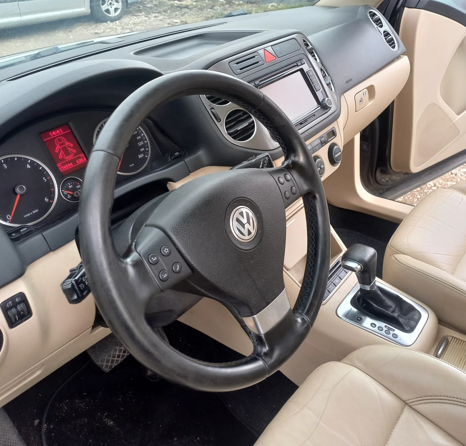 VW Tiguan 2.0 full 4x4, снимка 8 - Автомобили и джипове - 53905978
