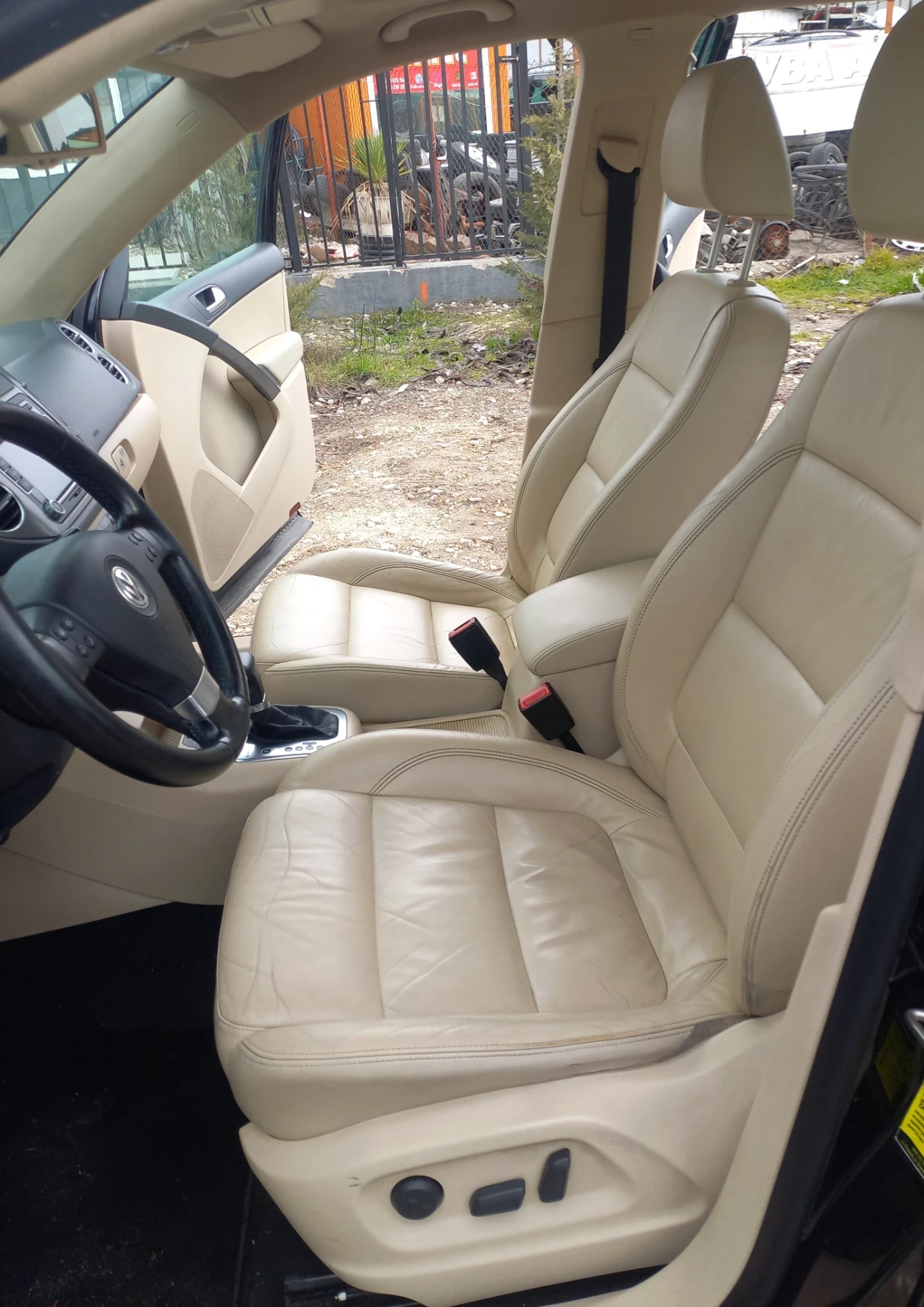 VW Tiguan 2.0 full 4x4, снимка 10 - Автомобили и джипове - 53905978